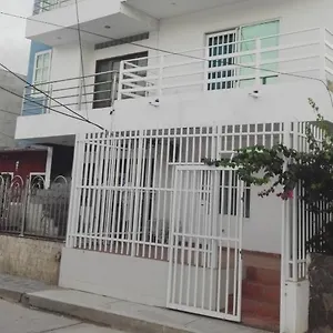 Alcobas A 4 Calles De La Playa Habitación en casa particular