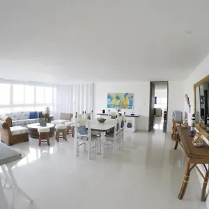 Hermoso Y Amplio Con Vista Al Mar , San Andrés Colombia